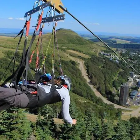 Les Luges Pour 4 A 6 Pers Vue Vallee Wifi * Besse-et-Saint-Anastaise