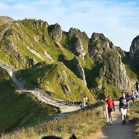 Les Luges Pour 4 A 6 Pers Vue Vallee Wifi Apartment Besse-et-Saint-Anastaise